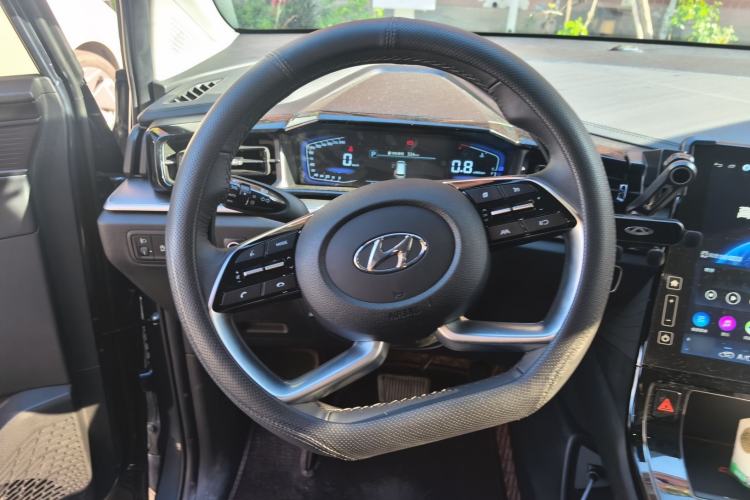 Used Hyundai Custo 2024 270TGDi LUX Prestige Edition Steering Wheel