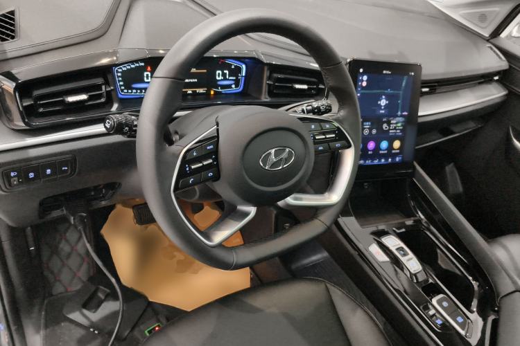 Used Hyundai Custo 2024 270TGDi LUX Prestige Edition Steering Wheel