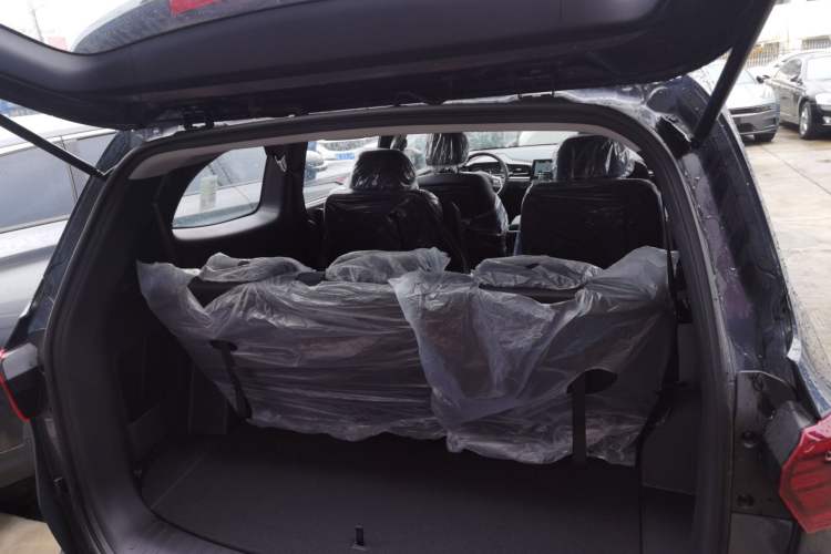 Used Hyundai Custo 2024 270TGDi LUX Prestige Edition Trunk