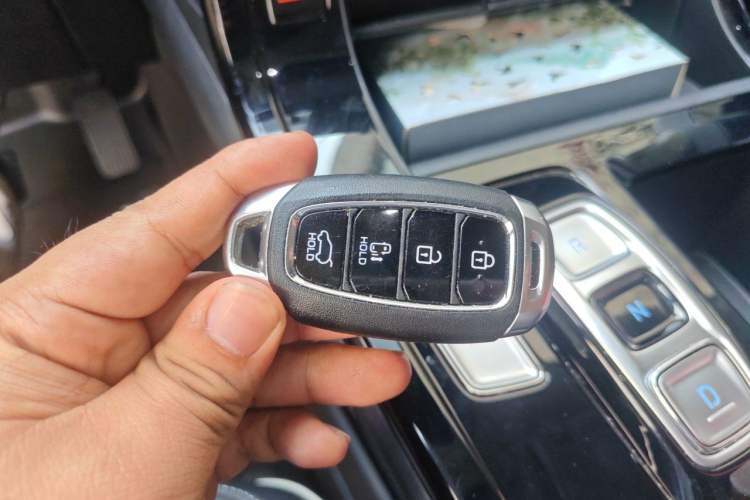 Used Hyundai Custo 2024 270TGDi LUX Prestige Edition Vehicle Key