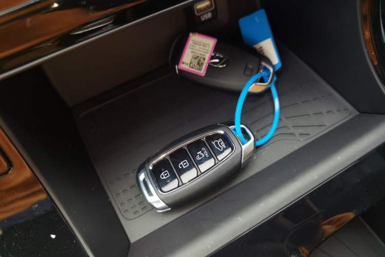 Used Hyundai Custo 2024 270TGDi LUX Prestige Edition Vehicle Key