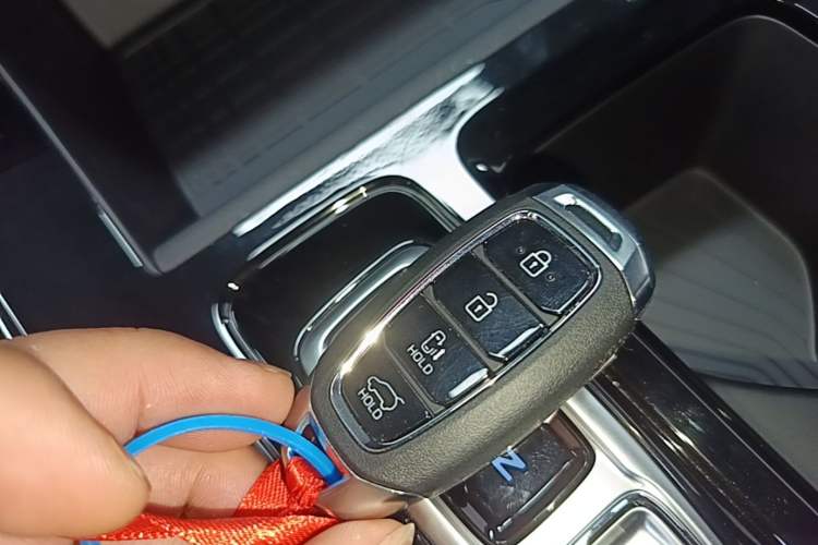 Used Hyundai Custo 2024 270TGDi LUX Prestige Edition Vehicle Key
