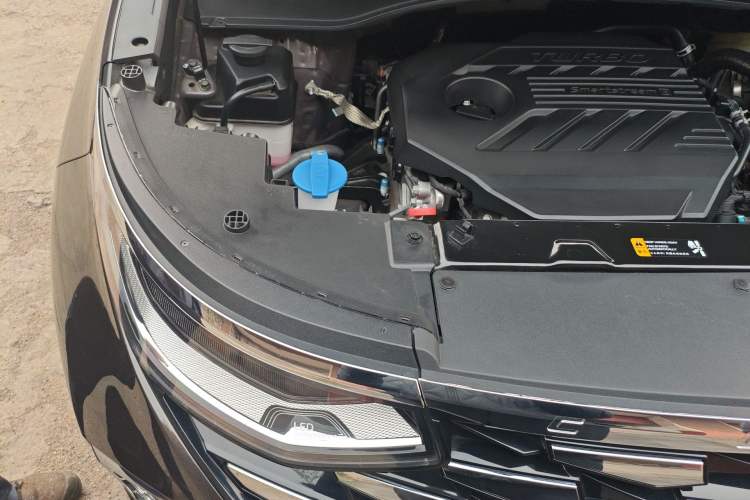 Used Hyundai Custo 2024 380TGDi LUX Premium Smart & Luxurious Edition Engine Bay Right