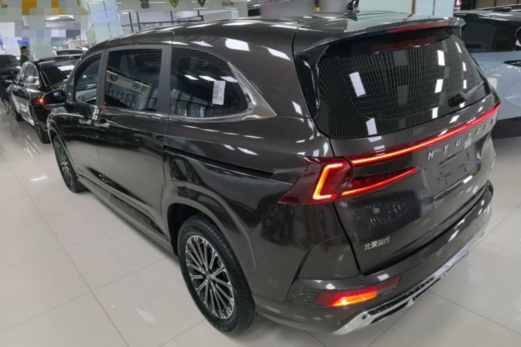 Used Hyundai Custo 2024 270TGDi LUX Prestige Edition Exterior 2