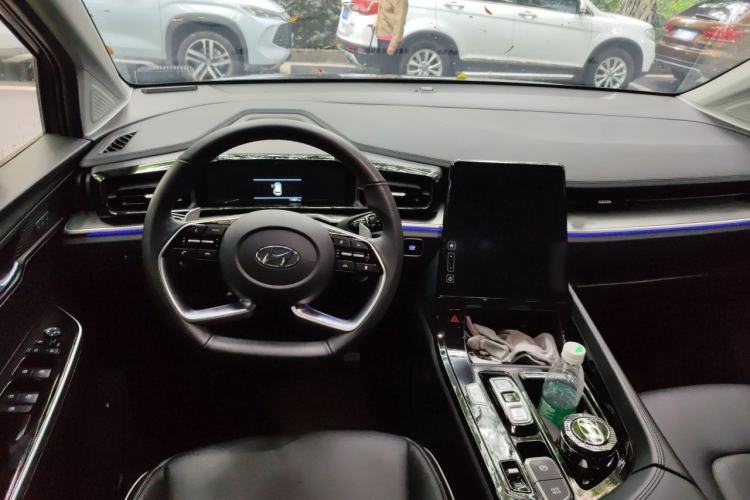 Used Hyundai Custo 2024 380TGDi TOP Premium SmartCare Flagship Edition Interior 2