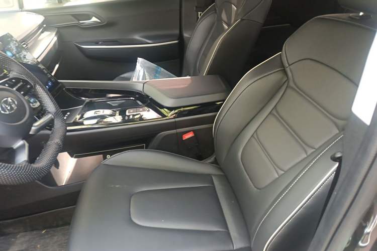 Used Hyundai Custo 2024 270TGDi LUX Prestige Edition Left Front Seat