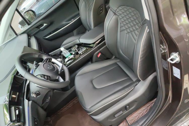 Used Hyundai Custo 2024 380TGDi TOP Premium SmartCare Flagship Edition Left Front Seat