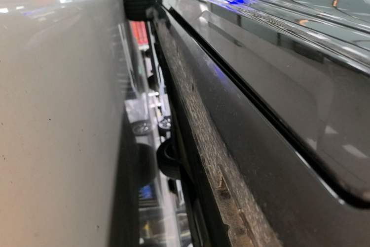Used Hyundai Custo 2024 270TGDi LUX Prestige Edition Right Side Sill