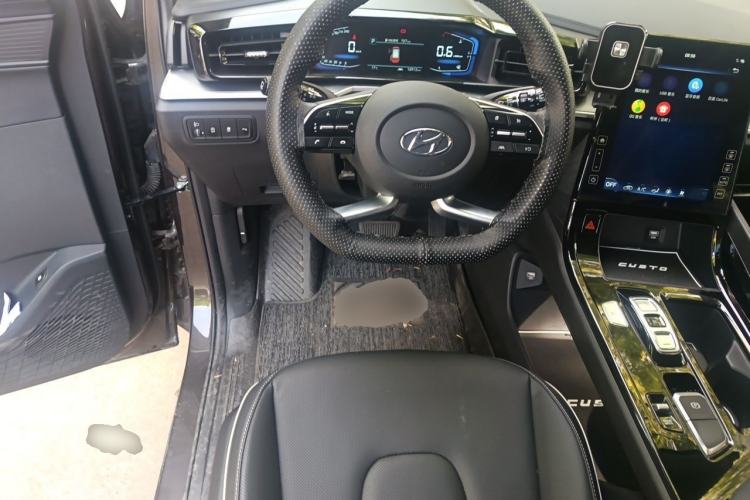 Used Hyundai Custo 2024 270TGDi LUX Prestige Edition Steering Wheel
