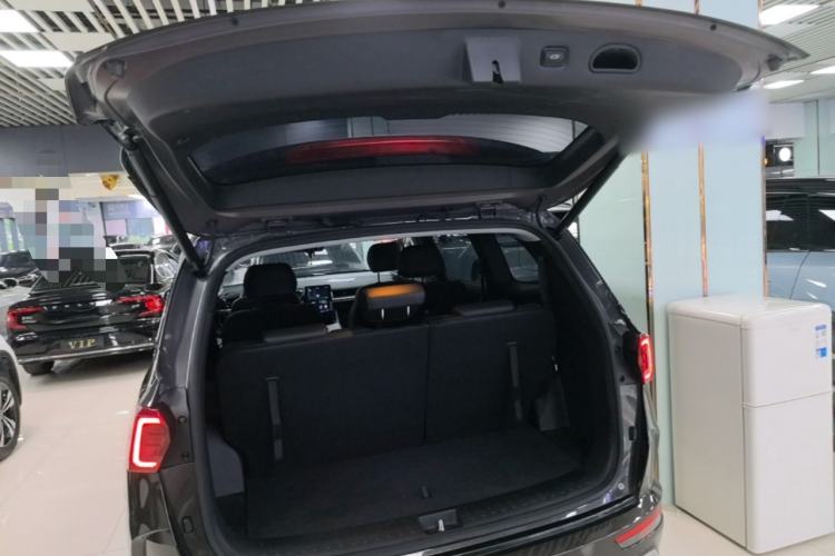 Used Hyundai Custo 2024 270TGDi LUX Prestige Edition Trunk