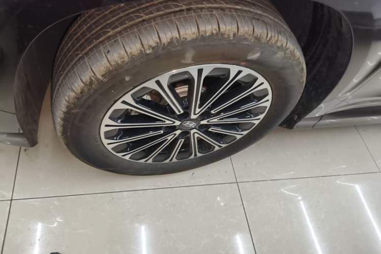 Used Hyundai Custo 2024 270TGDi LUX Prestige Edition Exterior 4