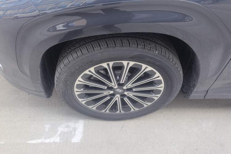 Used Hyundai Custo 2024 270TGDi LUX Prestige Edition Exterior 4