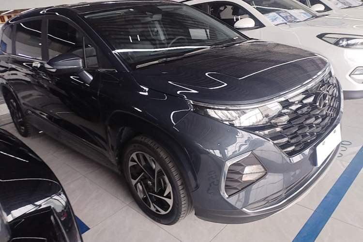 Used Hyundai Custo 2024 270TGDi LUX Prestige Edition Front Right 45 Deg