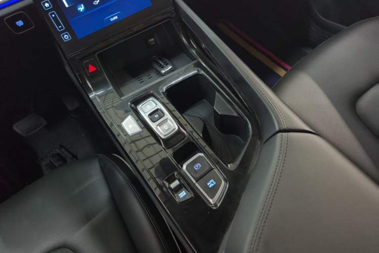 Used Hyundai Custo 2024 270TGDi TOP Smart Luxury Flagship Edition Gear Lever