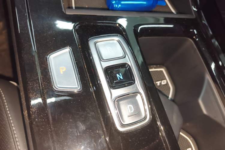 Used Hyundai Custo 2024 270TGDi LUX Prestige Edition Gear Lever