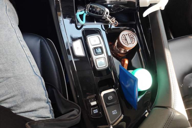 Used Hyundai Custo 2024 270TGDi LUX Prestige Edition Gear Lever