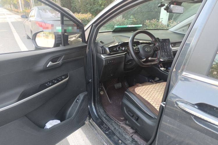 Used Hyundai Custo 2024 270TGDi LUX Prestige Edition Interior 3