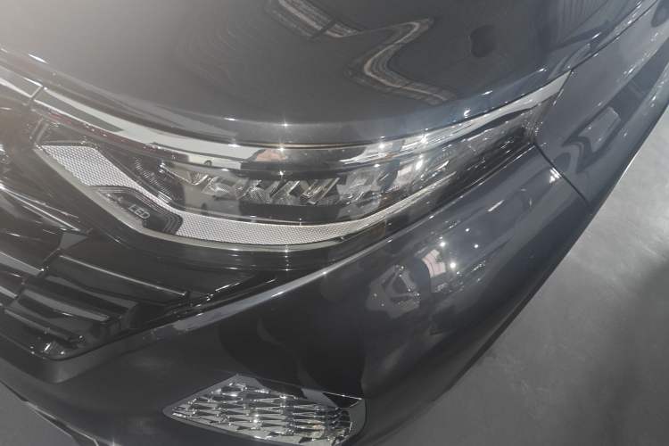 Used Hyundai Custo 2024 270TGDi LUX Prestige Edition Left Front Headlight