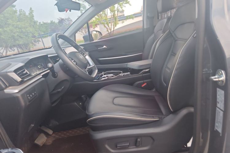 Used Hyundai Custo 2024 270TGDi LUX Prestige Edition Left Front Seat