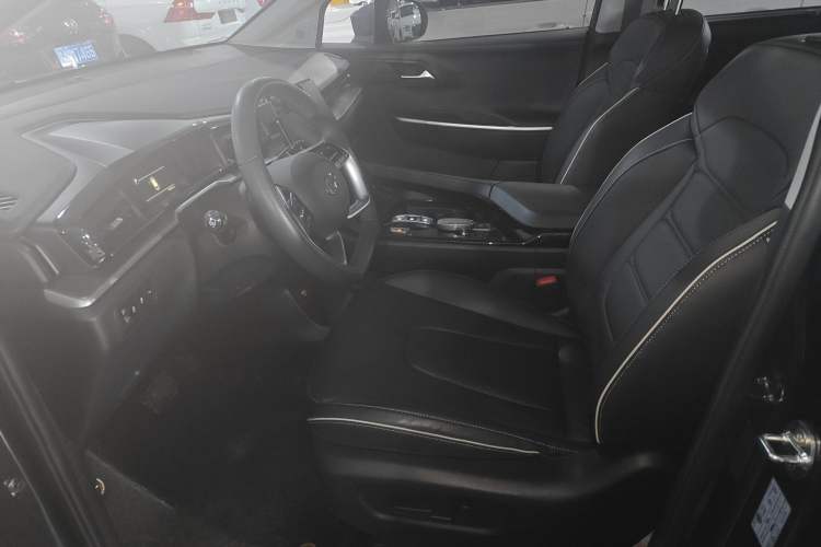 Used Hyundai Custo 2024 270TGDi LUX Prestige Edition Left Front Seat