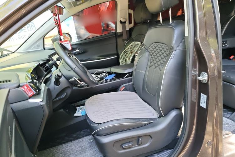 Used Hyundai Custo 2024 380TGDi TOP Premium SmartCare Flagship Edition Left Front Seat