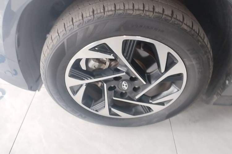 Used Hyundai Custo 2024 270TGDi LUX Prestige Edition Left Front Wheel Hub