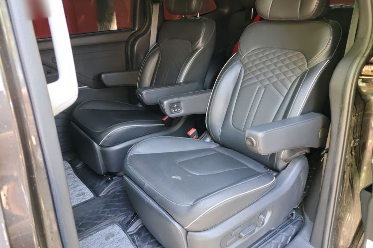Used Hyundai Custo 2024 380TGDi TOP Premium SmartCare Flagship Edition Left Rear Seat