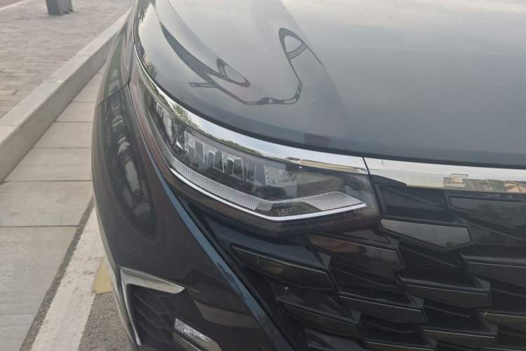 Used Hyundai Custo 2024 270TGDi LUX Prestige Edition Right Front Headlight