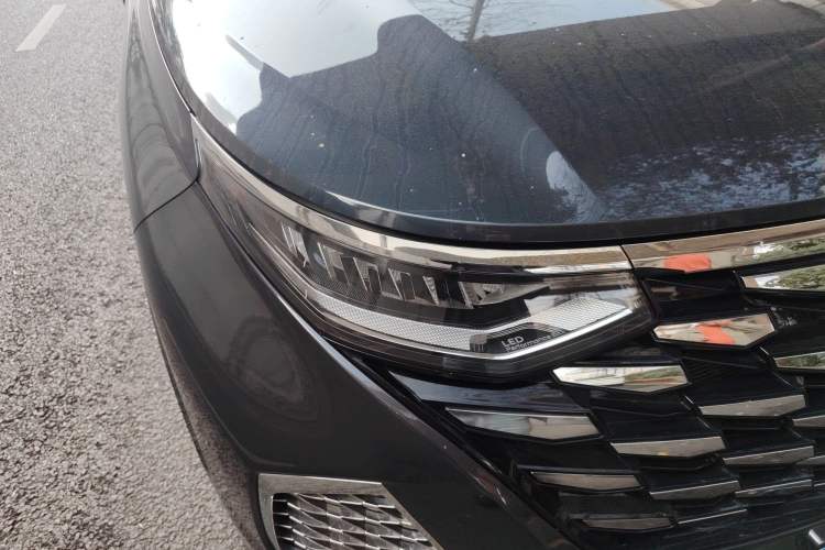 Used Hyundai Custo 2024 270TGDi LUX Prestige Edition Right Front Headlight