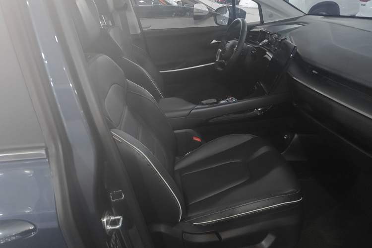 Used Hyundai Custo 2024 270TGDi LUX Prestige Edition Right Front Seat