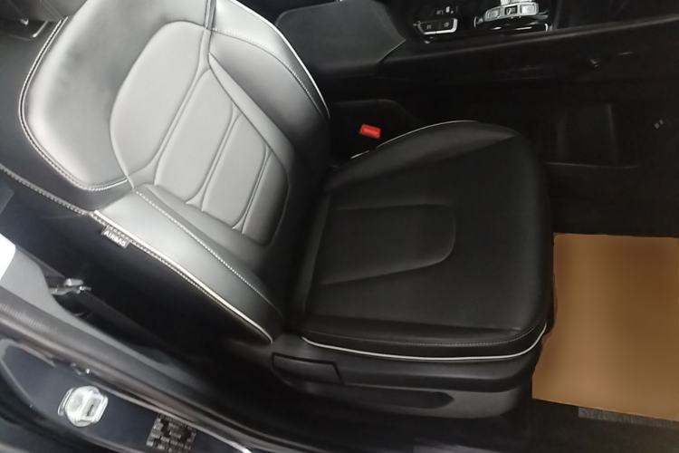 Used Hyundai Custo 2024 270TGDi LUX Prestige Edition Right Front Seat
