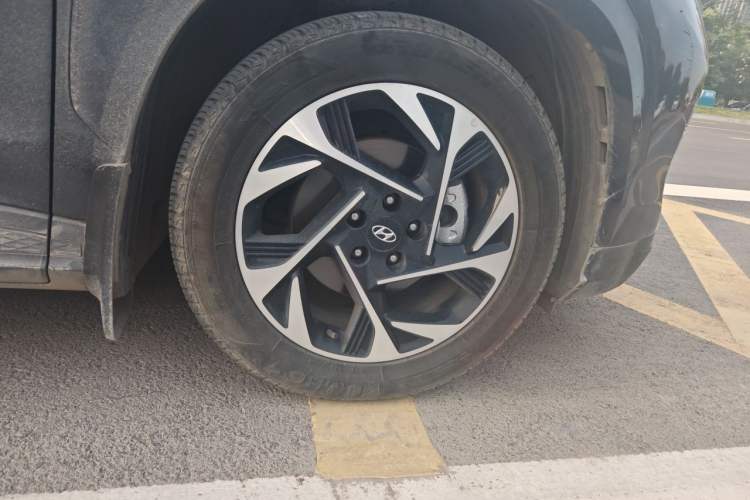 Used Hyundai Custo 2024 270TGDi LUX Prestige Edition Right Front Wheel Hub