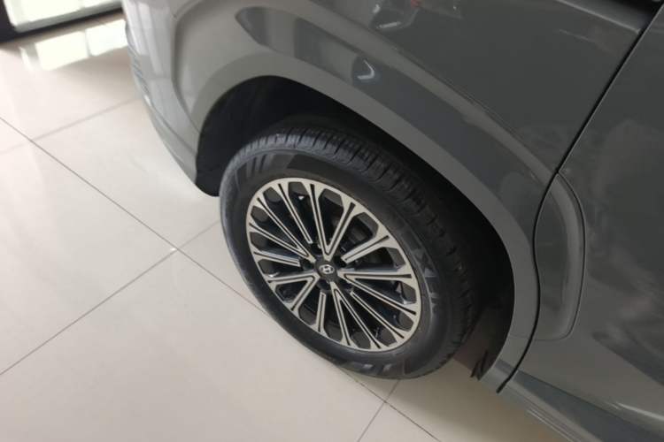 Used Hyundai Custo 2024 270TGDi TOP Smart Luxury Flagship Edition Right Rear Wheel Hub