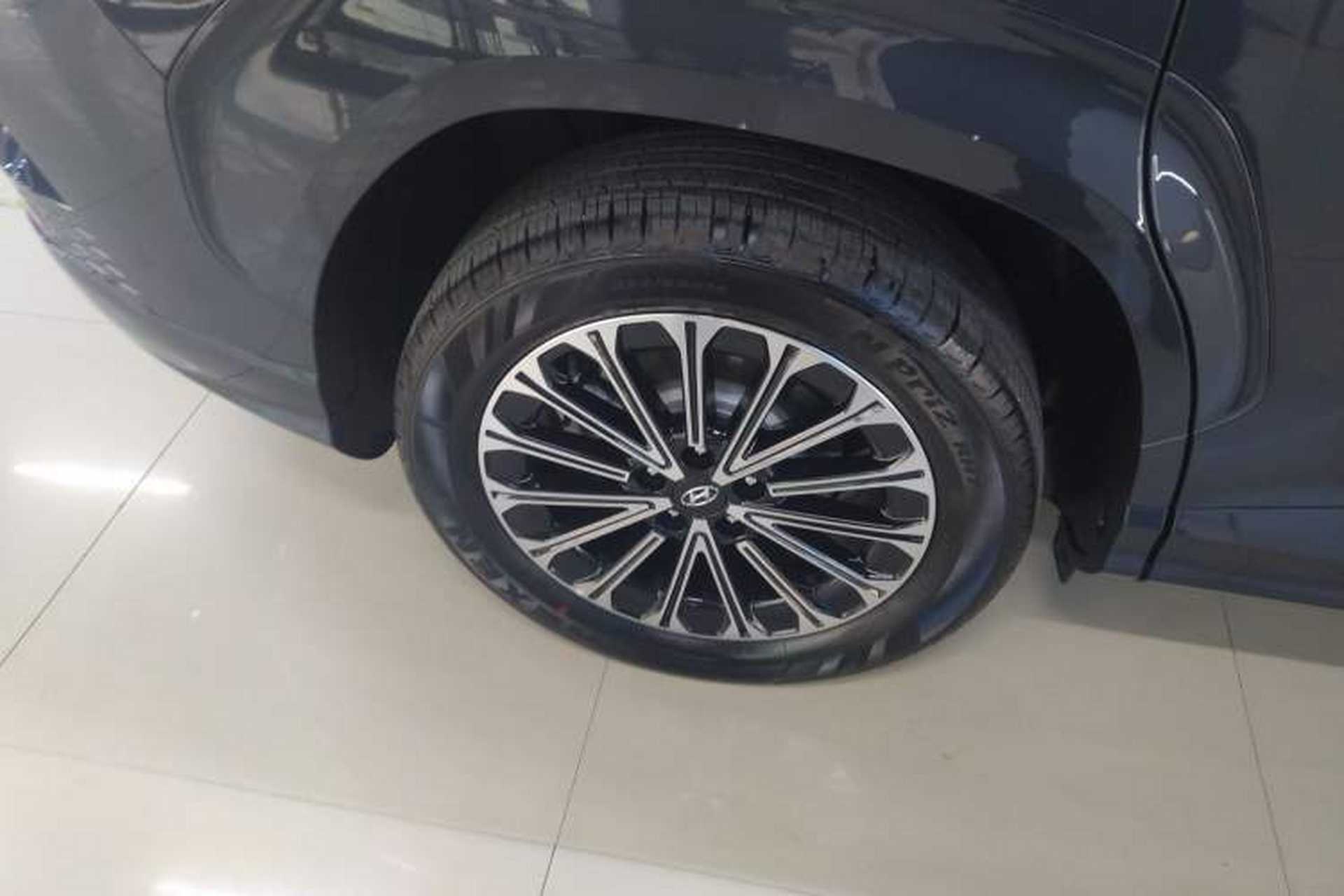 Used Hyundai Custo 2024 270TGDi TOP Smart Luxury Flagship Edition Right Rear Wheel Hub
