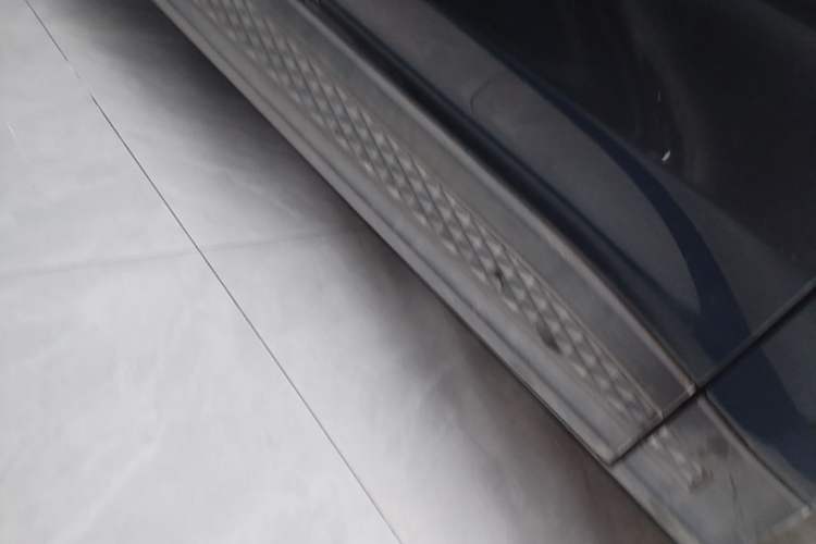 Used Hyundai Custo 2024 270TGDi LUX Prestige Edition Right Side Sill