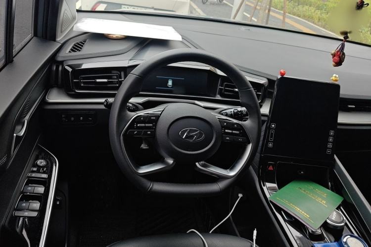 Used Hyundai Custo 2024 270TGDi LUX Prestige Edition Steering Wheel