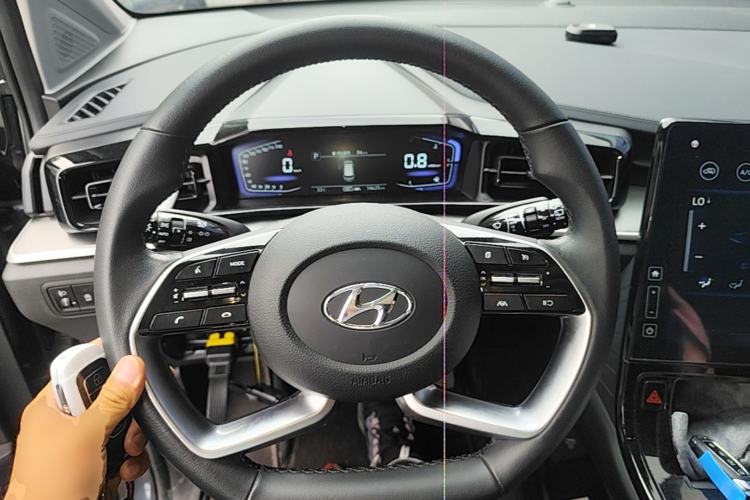Used Hyundai Custo 2024 270TGDi LUX Prestige Edition Steering Wheel