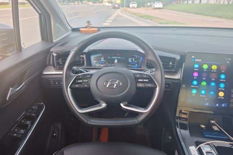 Used Hyundai Custo 2024 270TGDi LUX Prestige Edition Steering Wheel
