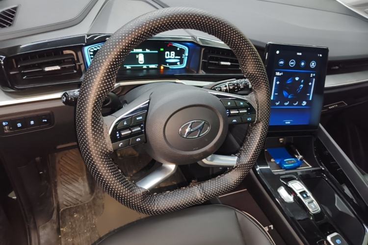 Used Hyundai Custo 2024 270TGDi LUX Prestige Edition Steering Wheel