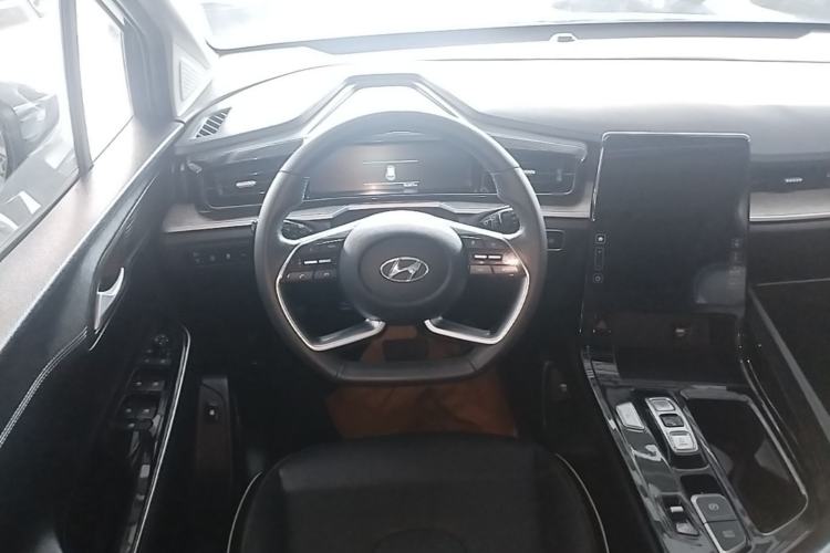 Used Hyundai Custo 2024 270TGDi LUX Prestige Edition Steering Wheel