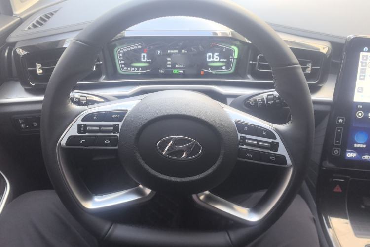 Used Hyundai Custo 2024 270TGDi LUX Prestige Edition Steering Wheel