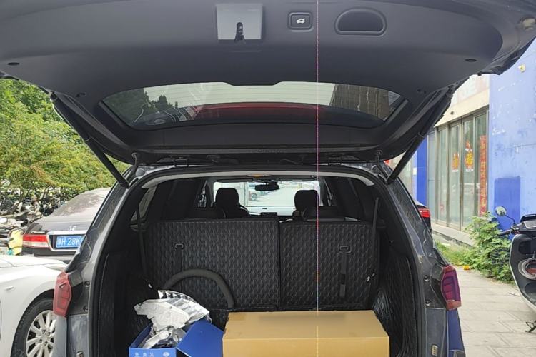 Used Hyundai Custo 2024 270TGDi LUX Prestige Edition Trunk