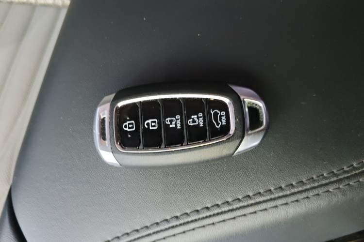 Used Hyundai Custo 2024 380TGDi TOP Premium SmartCare Flagship Edition Vehicle Key