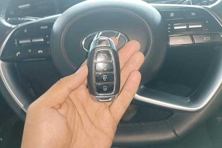 Used Hyundai Custo 2024 270TGDi LUX Prestige Edition Vehicle Key