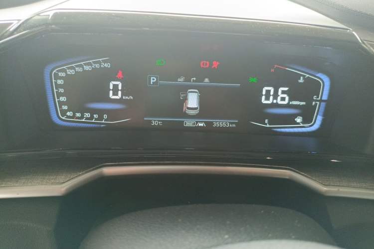 Used Hyundai Custo 2024 270TGDi LUX Prestige Edition Odometer Close Up