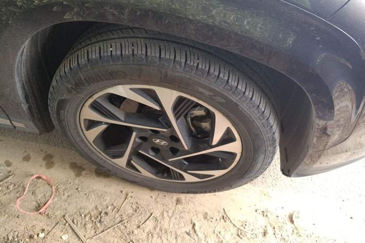 Used Hyundai Custo 2024 270TGDi LUX Prestige Edition Right Front Wheel Hub
