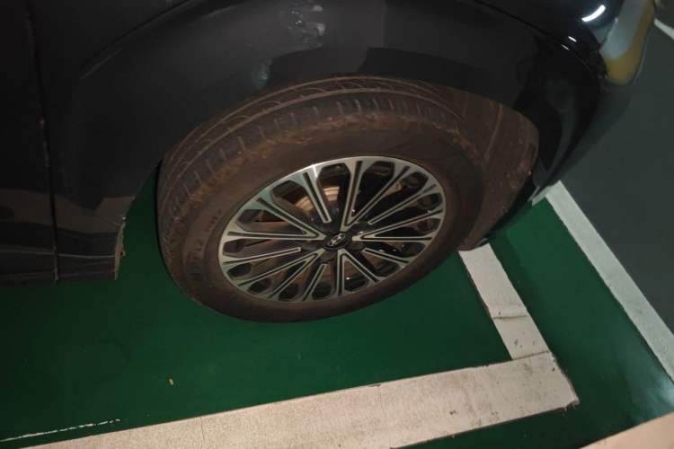 Used Hyundai Custo 2024 270TGDi TOP Smart Luxury Flagship Edition Right Front Wheel Hub