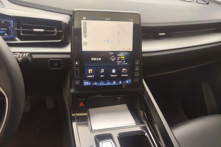 Used Hyundai Custo 2024 270TGDi LUX Prestige Edition Audio And AC Panel