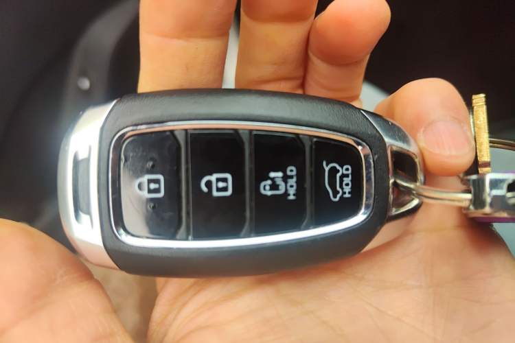 Used Hyundai Custo 2024 270TGDi LUX Prestige Edition Vehicle Key