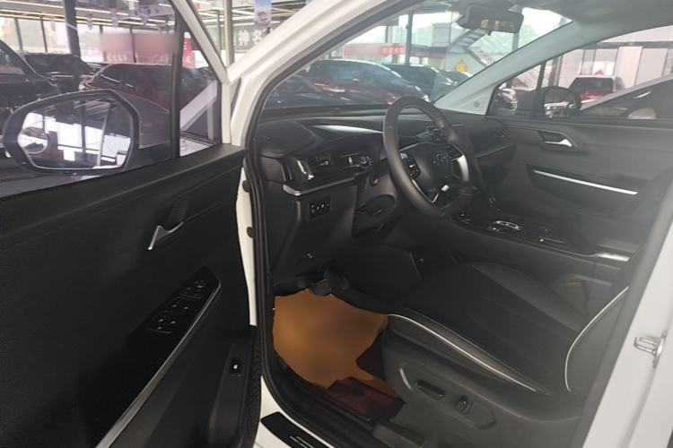 Used Hyundai Custo 2024 270TGDi LUX Prestige Edition Driver Seat